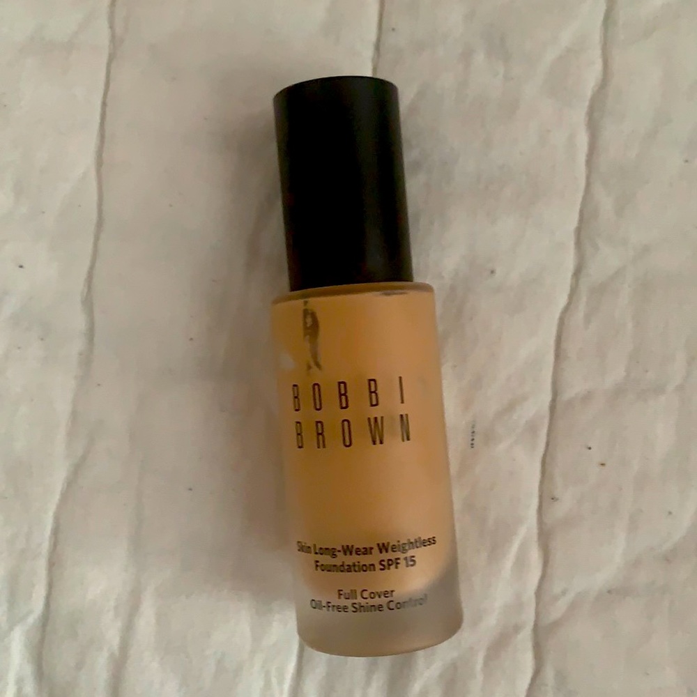 Bobbi Brown Skin Long-Wear foundation